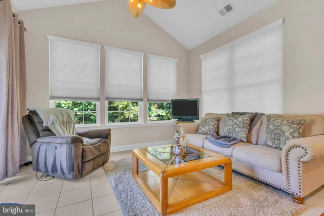 $640,000 | 40 Bunker Hill Drive, Allentown, NJ 08501