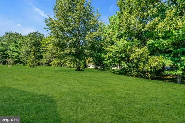 $640,000 | 40 Bunker Hill Drive, Allentown, NJ 08501