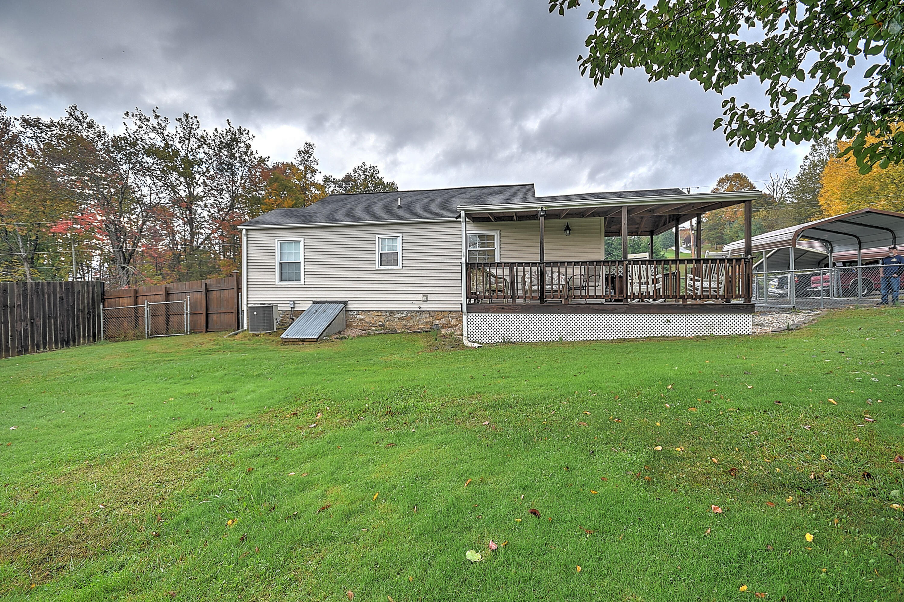 390 Peters Hollow Road Elizabethton, TN 37643 - Photo 27 of 29 Peters Hollow-26