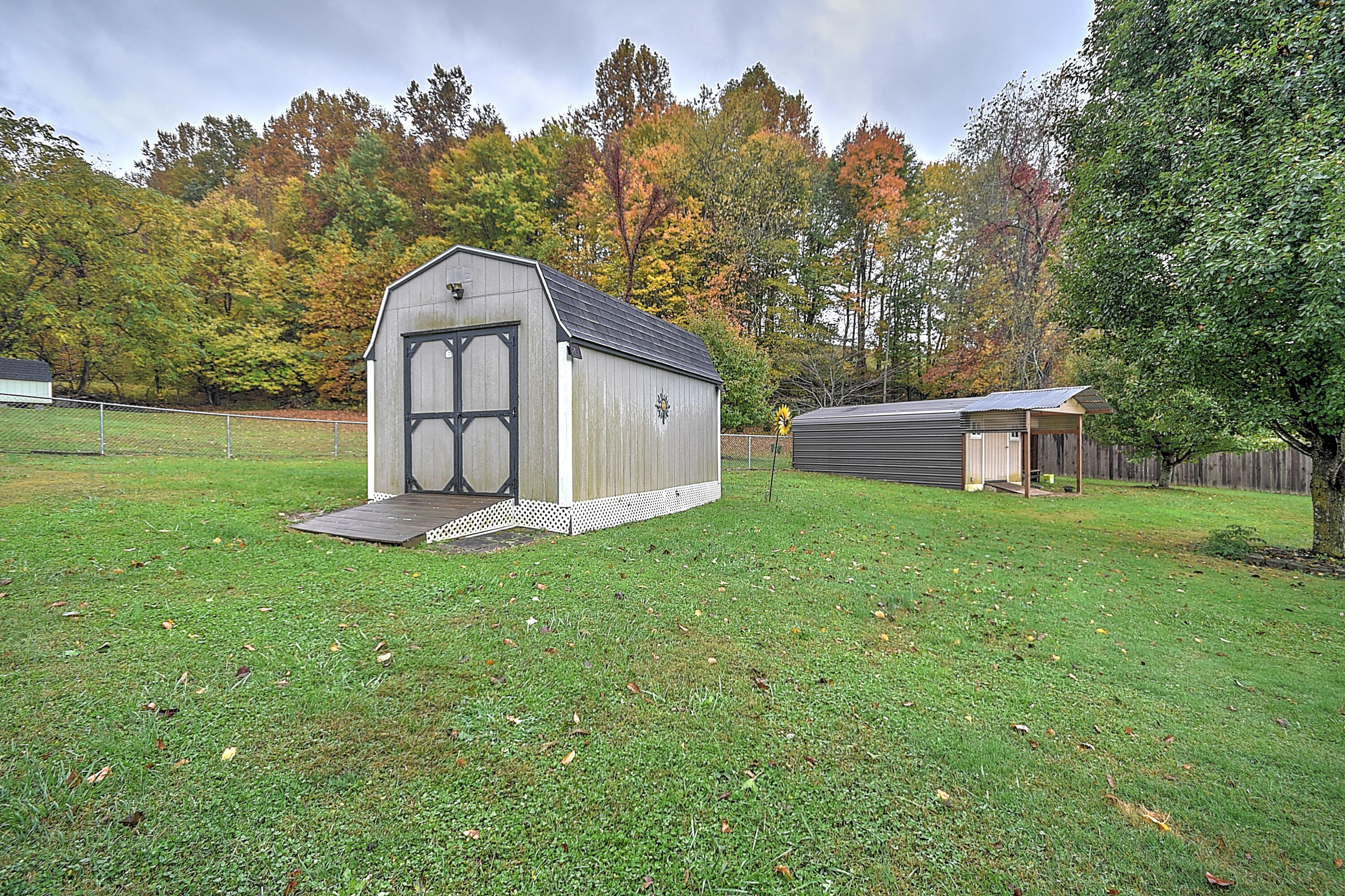 390 Peters Hollow Road Elizabethton, TN 37643 - Photo 9 of 29 Peters Hollow-8