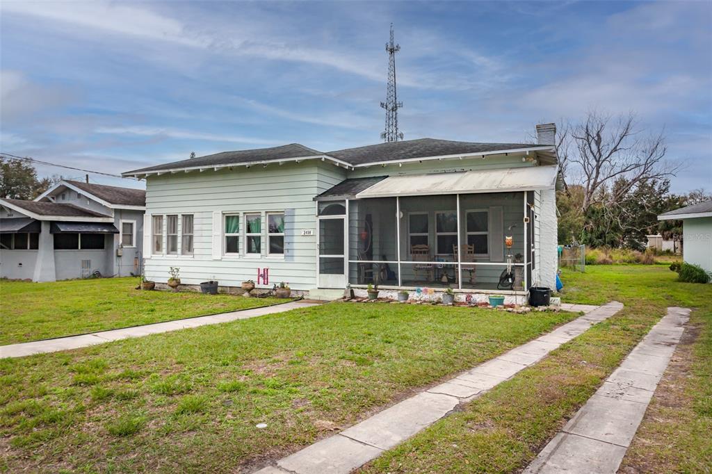 2450 Ave D Southwest Winter Haven, FL 33880 - Photo 1 of 1 Front of Home