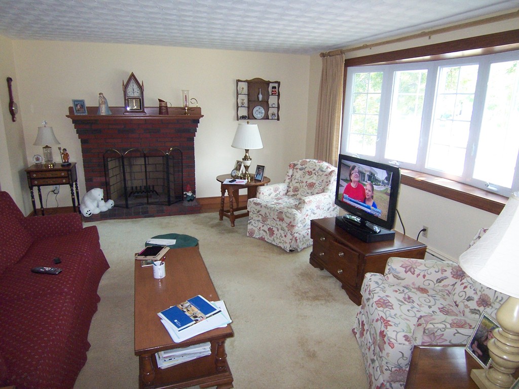 38 Grace Road Braintree, MA 02184 - Photo 5 of 15 Gallery Image 5