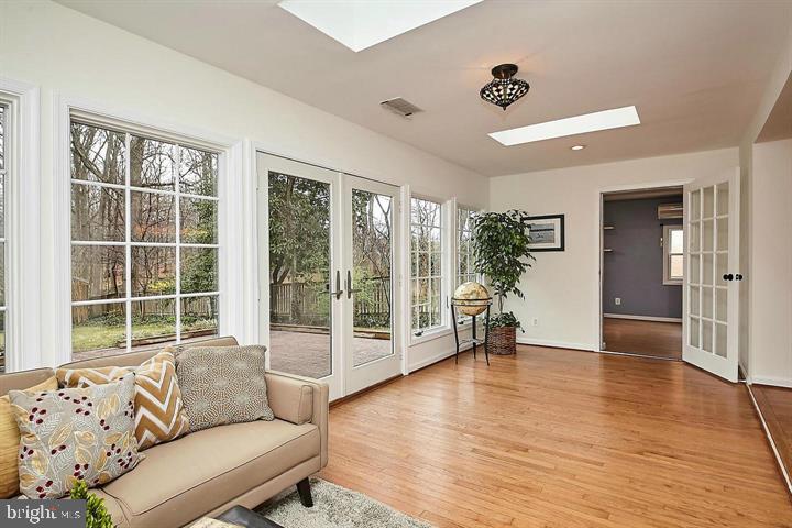 3348 Mansfield Road Falls Church, VA 22041 - Photo 5 of 13