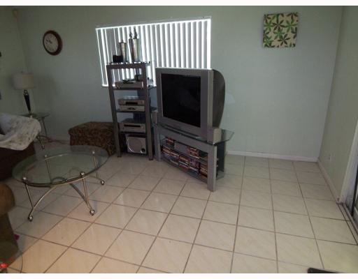 642 Southwest 18th Avenue Boca Raton, FL 33486 - Photo 7 of 13 Additional Photo