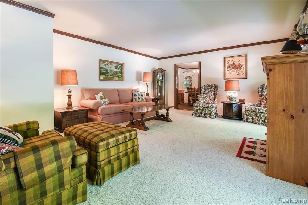 5355 Beach Road Troy, MI 48098 - Photo 9 of 27