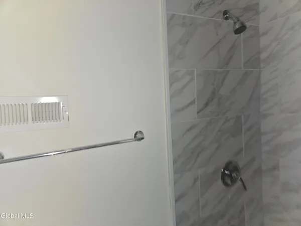 $1,650 | 29 Robin Street, Unit 2, Albany, NY 12206