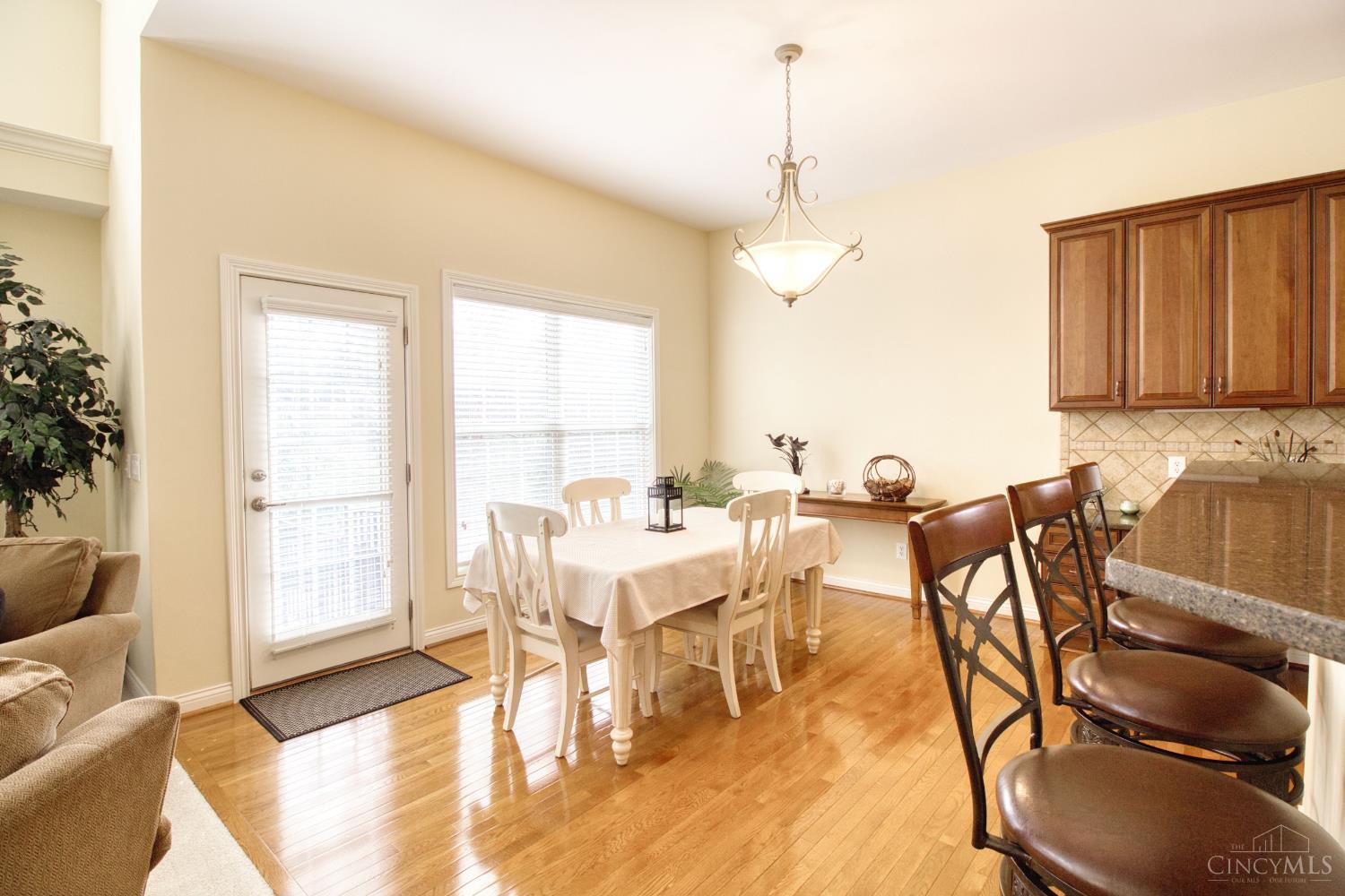 2274 Pointe Place Cincinnati, OH 45244 - Photo 17 of 71