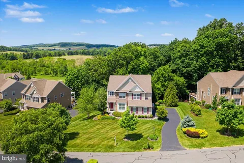 $699,900 | 230 Ironstone Lane, Elverson, PA 19520
