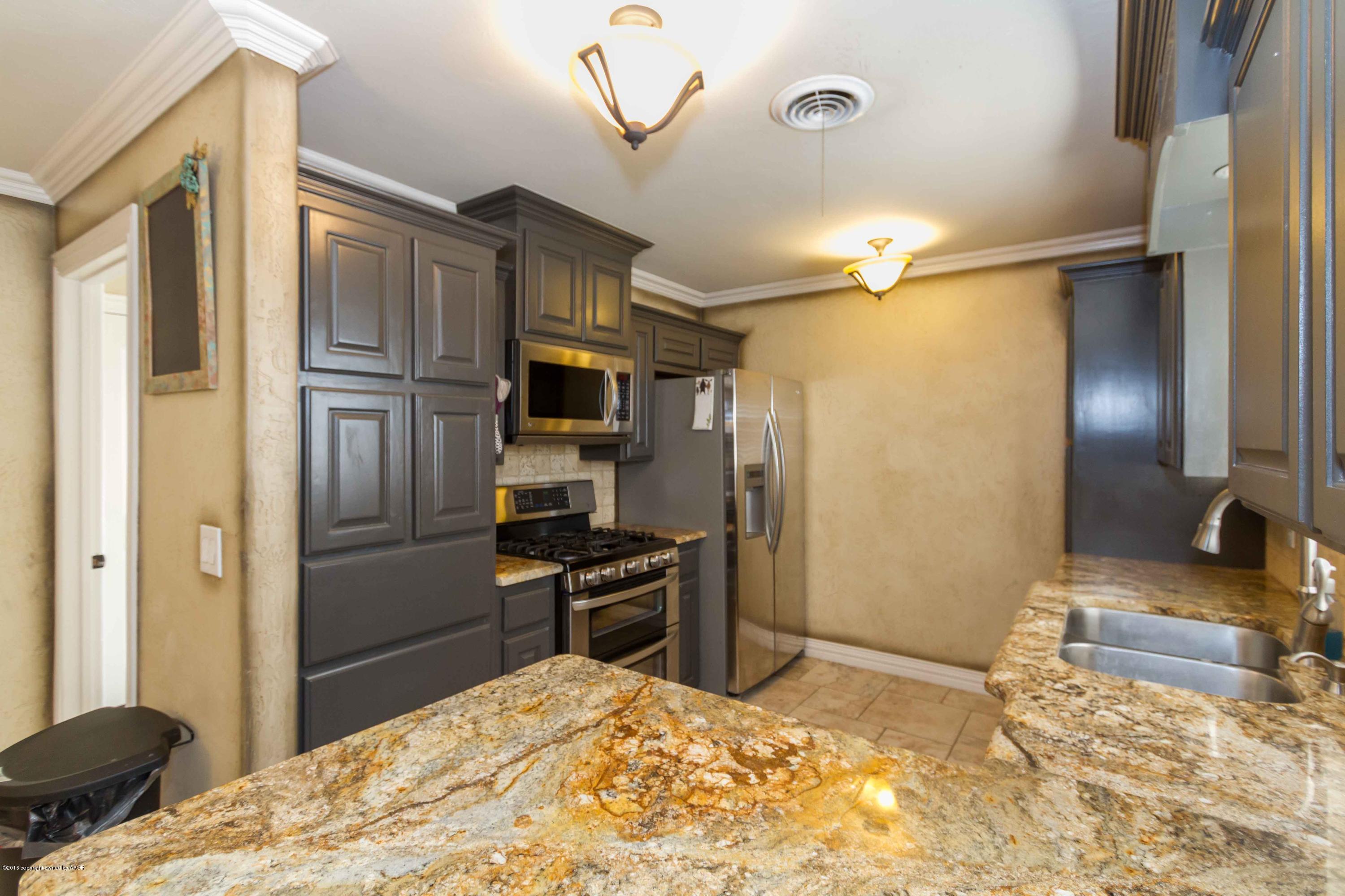 3906 Kingston Road Amarillo, TX 79109 - Photo 12 of 28 KITCHEN VIEW 2