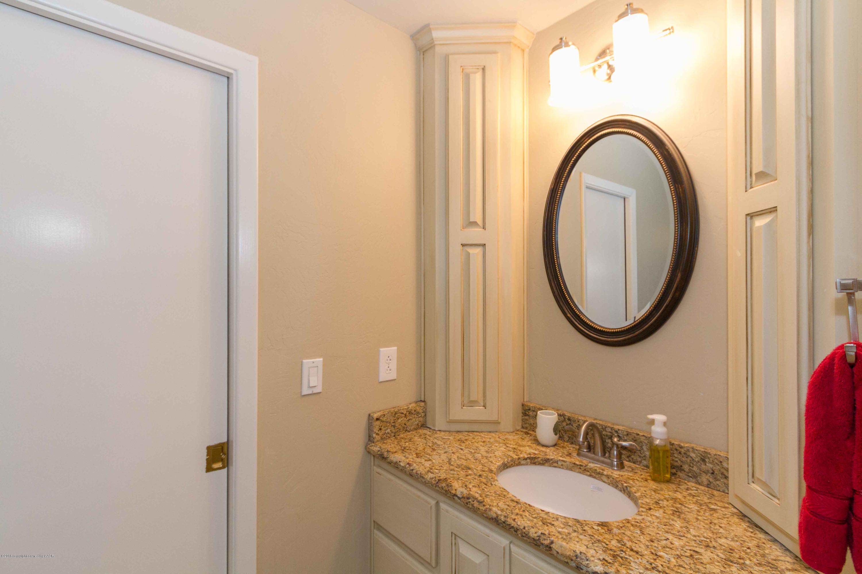 3906 Kingston Road Amarillo, TX 79109 - Photo 18 of 28 MASTER BATH VIEW 2