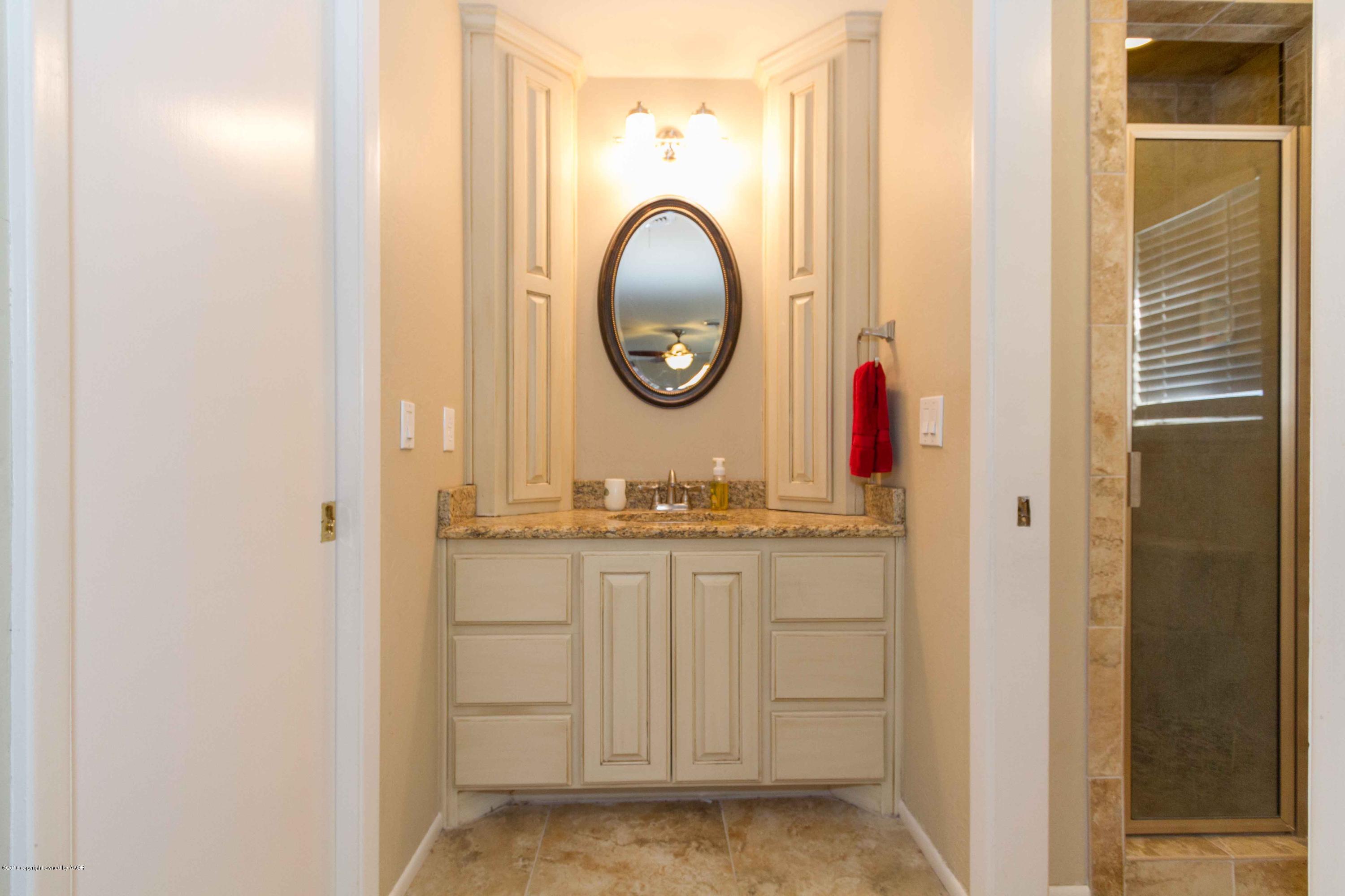 3906 Kingston Road Amarillo, TX 79109 - Photo 19 of 28 MASTER BATH VIEW 3