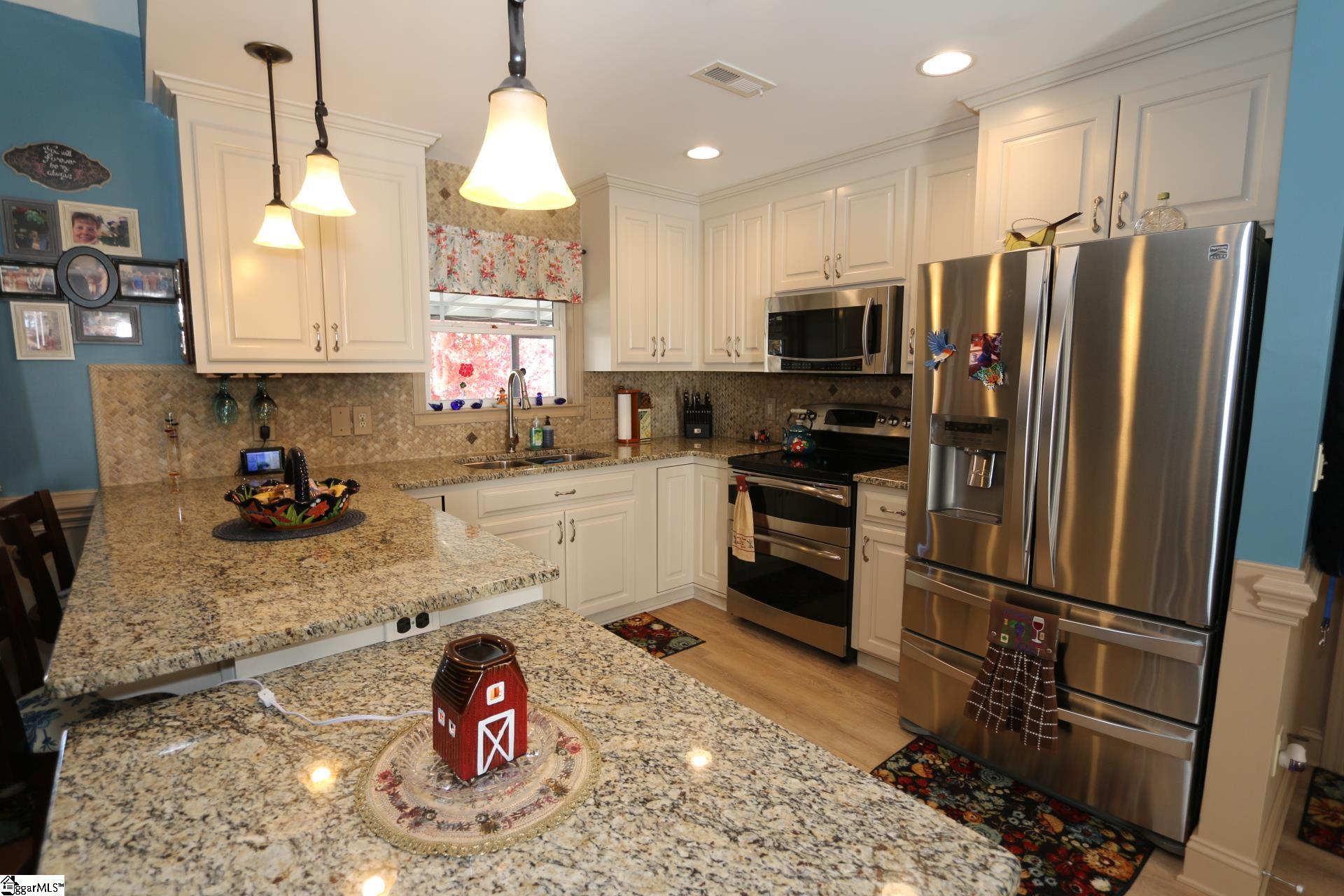 522 Edwards Road Lyman, SC 29365 - Photo 3 of 17