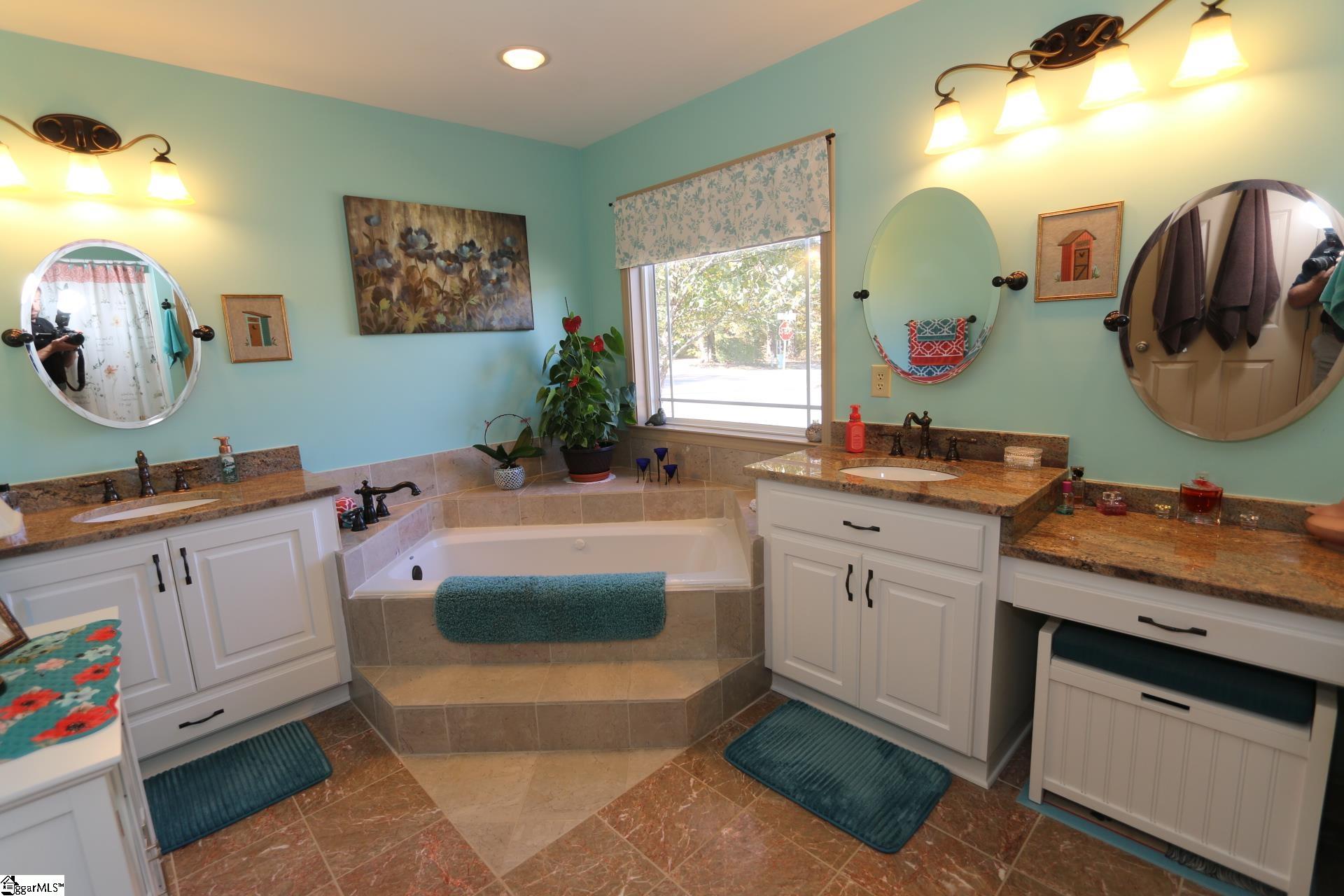 522 Edwards Road Lyman, SC 29365 - Photo 8 of 17