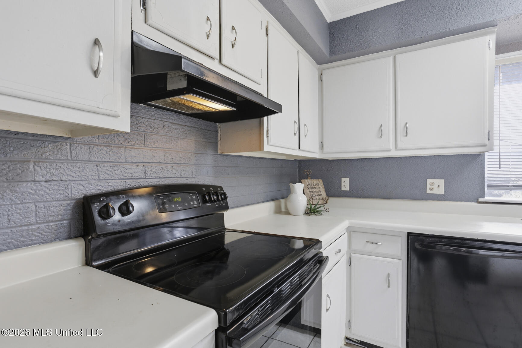 1255 East County Line Road, Unit H6 Jackson, MS 39211 - Photo 6 of 21 1255 County Line Unit H6-7