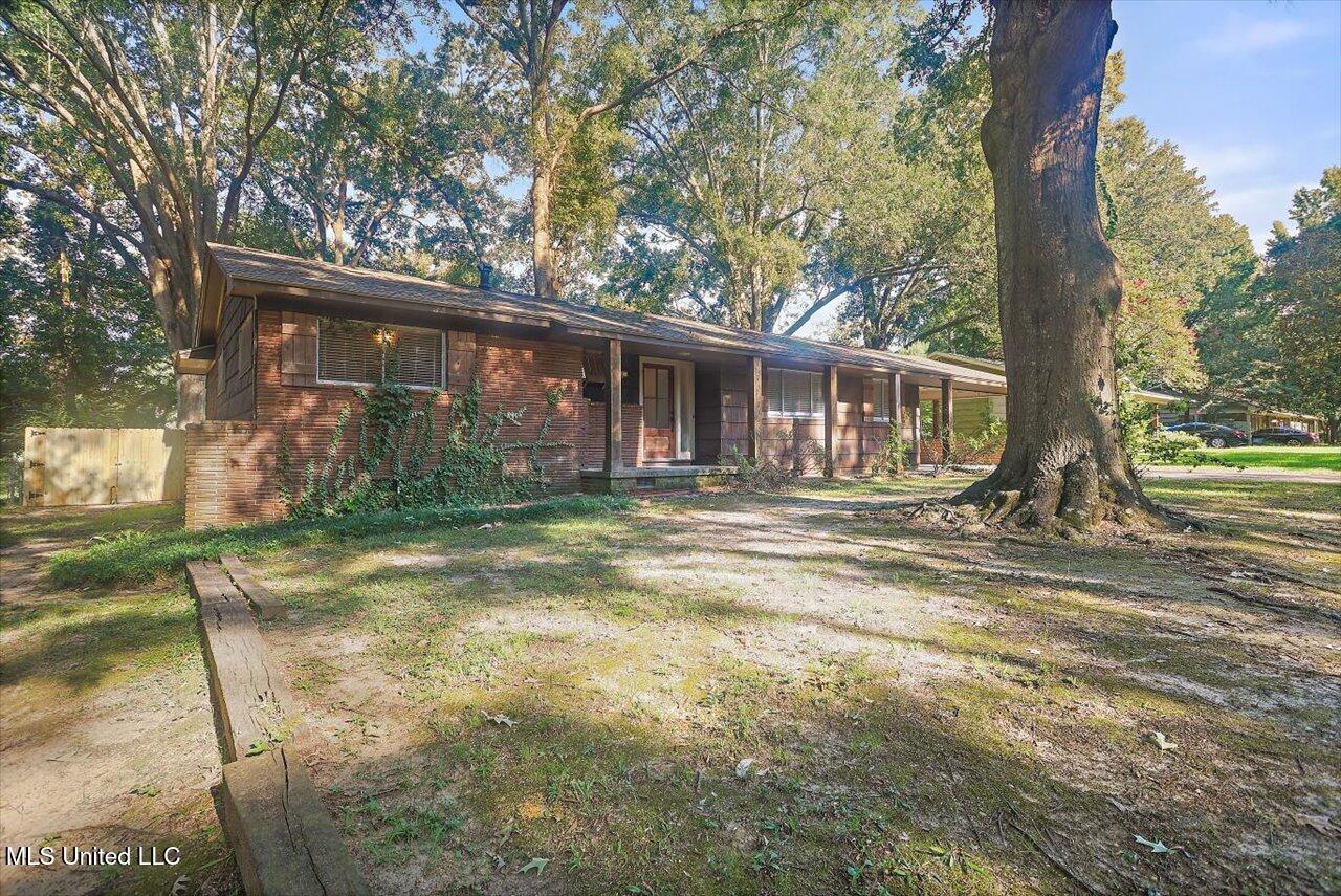 111 Chiswick Circle Jackson, MS 39211 - Photo 2 of 30 02-111 Chiswick Cir