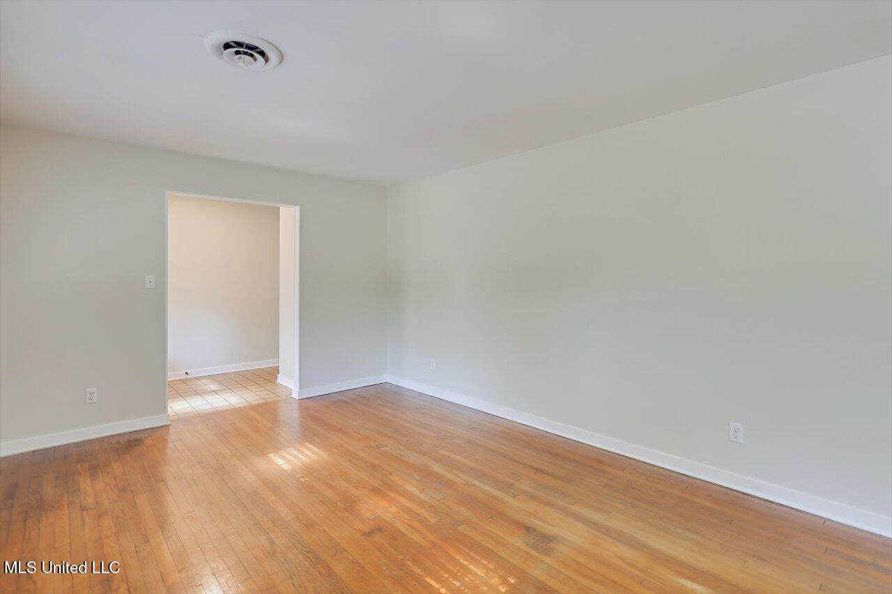 111 Chiswick Circle Jackson, MS 39211 - Photo 7 of 30 07-111 Chiswick Cir