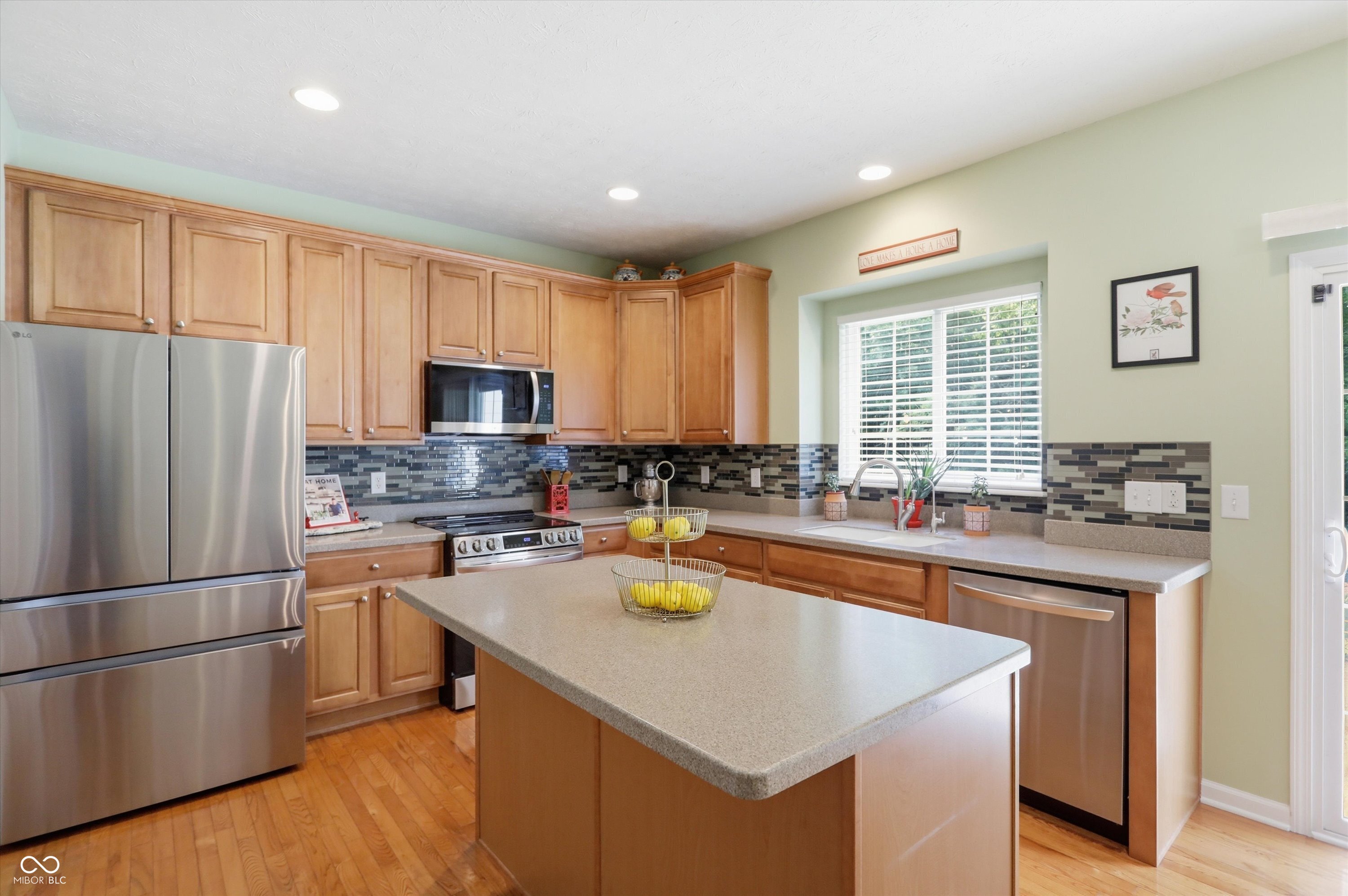 14401 Liverpool Place Fishers, IN 46037 - Photo 17 of 102