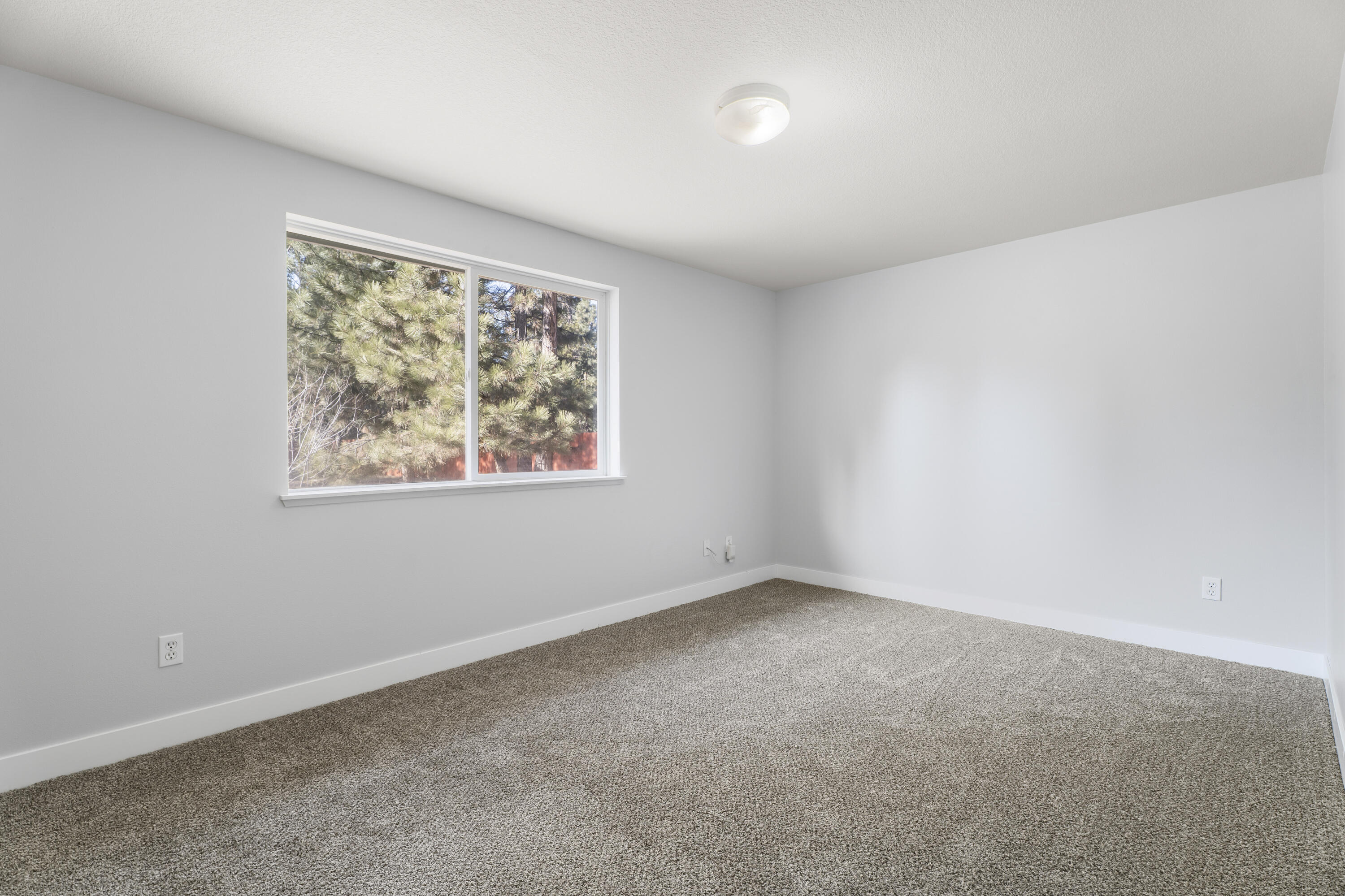 51440 Jory Road La Pine, OR 97739 - Photo 18 of 44 017-Bedroom 1