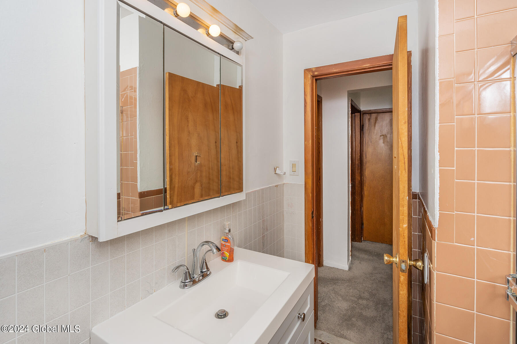 11 Beverly Drive Bethlehem, NY 12203 - Photo 16 of 34 016-11-Beverly-Dr