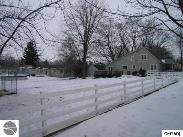 404 East Marshall Street Alma, MI 48801 - Photo 2 of 9 1769492-1.JPG