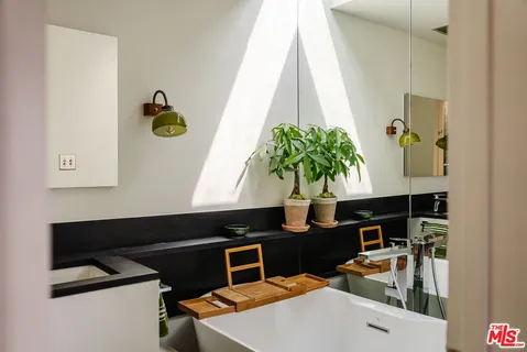 $1,999,995 | 8715 Skyline Drive, Los Angeles, CA 90046