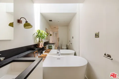 $1,999,995 | 8715 Skyline Drive, Los Angeles, CA 90046