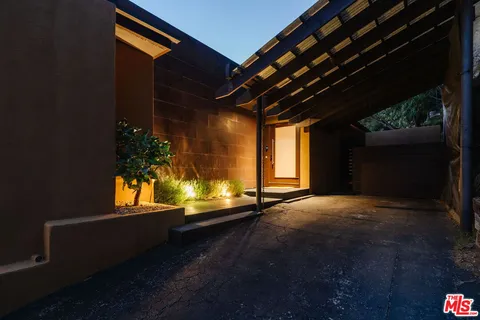 $1,999,995 | 8715 Skyline Drive, Los Angeles, CA 90046