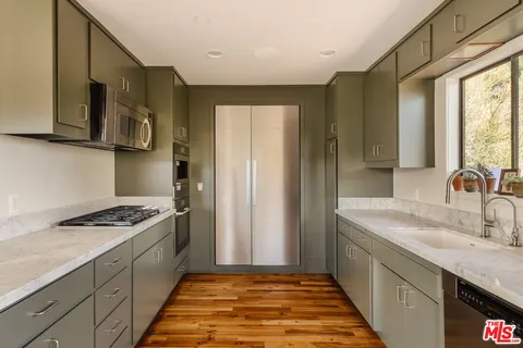 $1,999,995 | 8715 Skyline Drive, Los Angeles, CA 90046