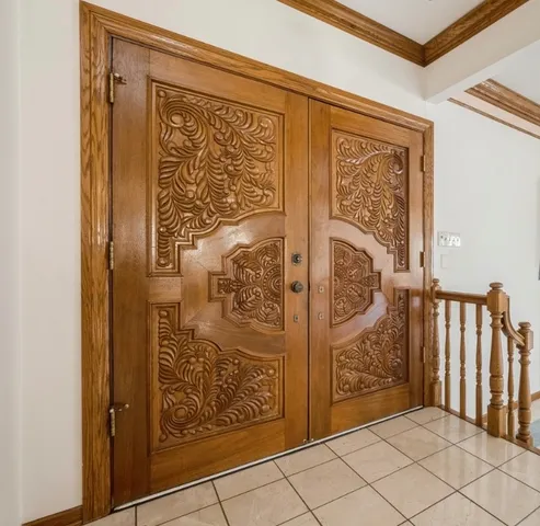 $479,000 | 10531 Camelot Street, Westchester, IL 60154