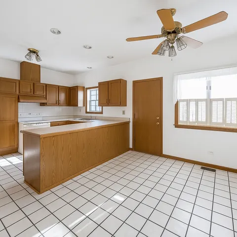 $479,000 | 10531 Camelot Street, Westchester, IL 60154