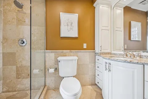 $600,000 | 3530 North Lake Shore Drive, Unit 11B, Chicago, IL 60657