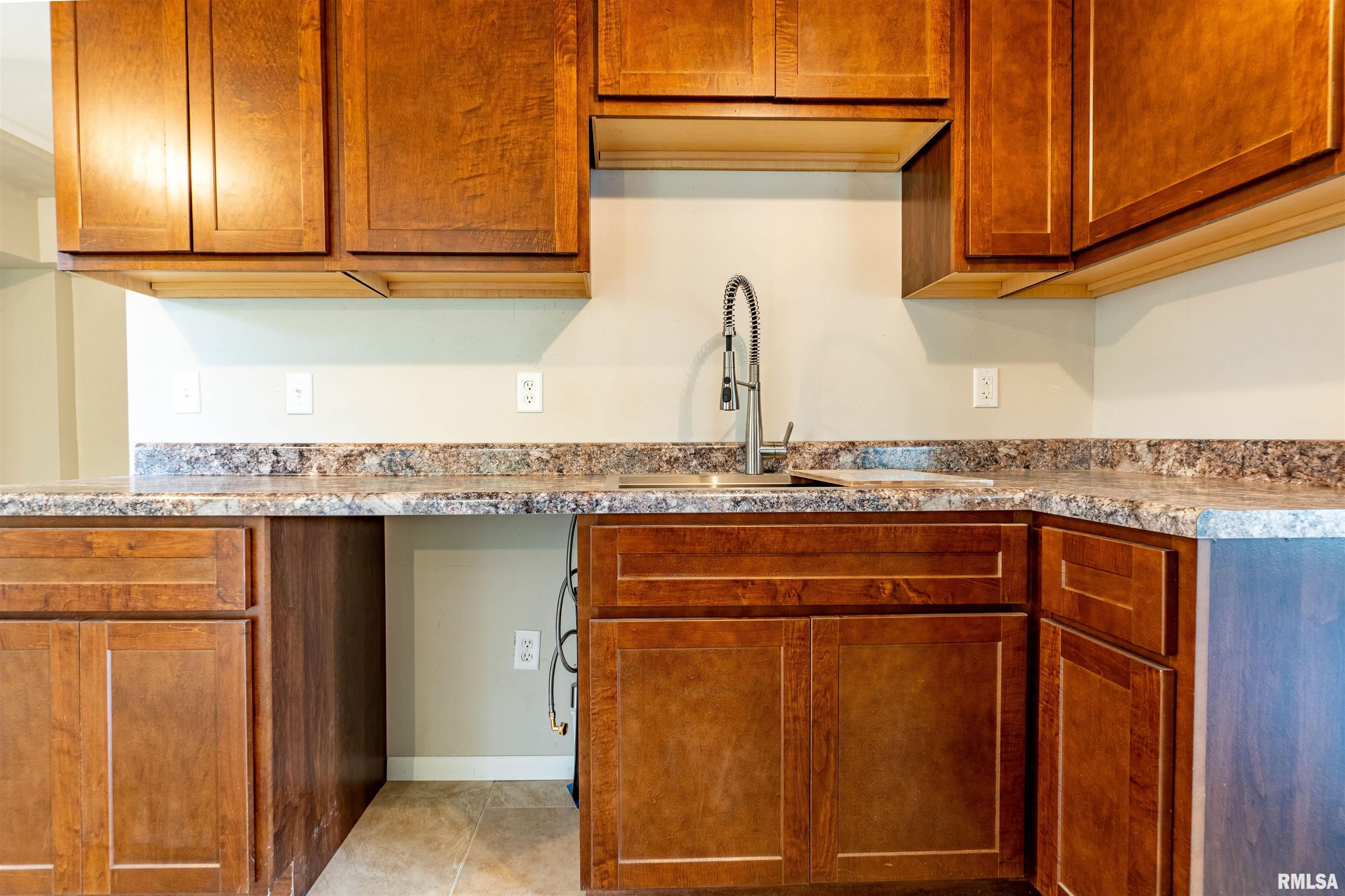 253 Park Road Creve Coeur, IL 61610 - Photo 8 of 32 Gallery Image 8