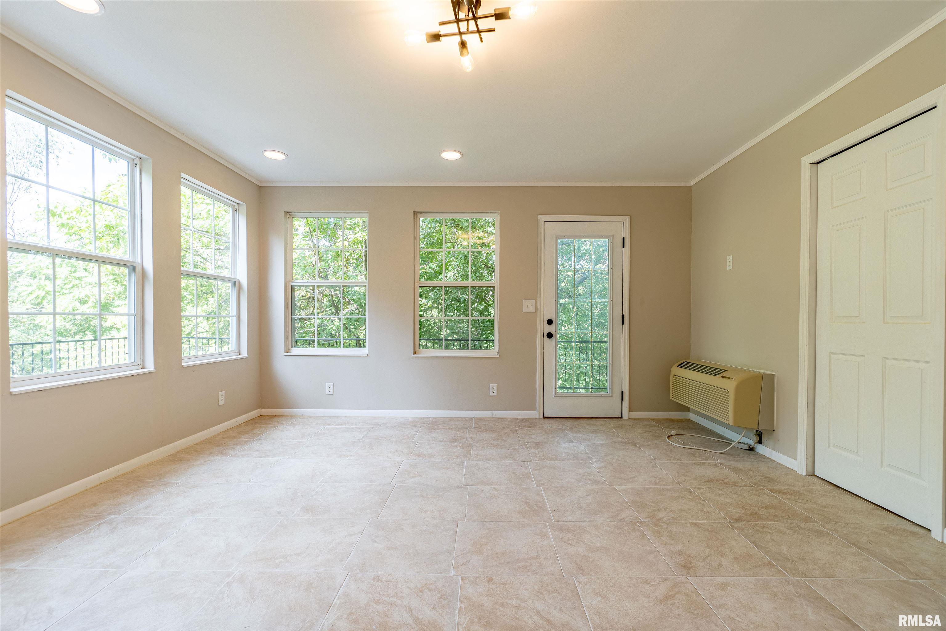 253 Park Road Creve Coeur, IL 61610 - Photo 10 of 32 Gallery Image 10