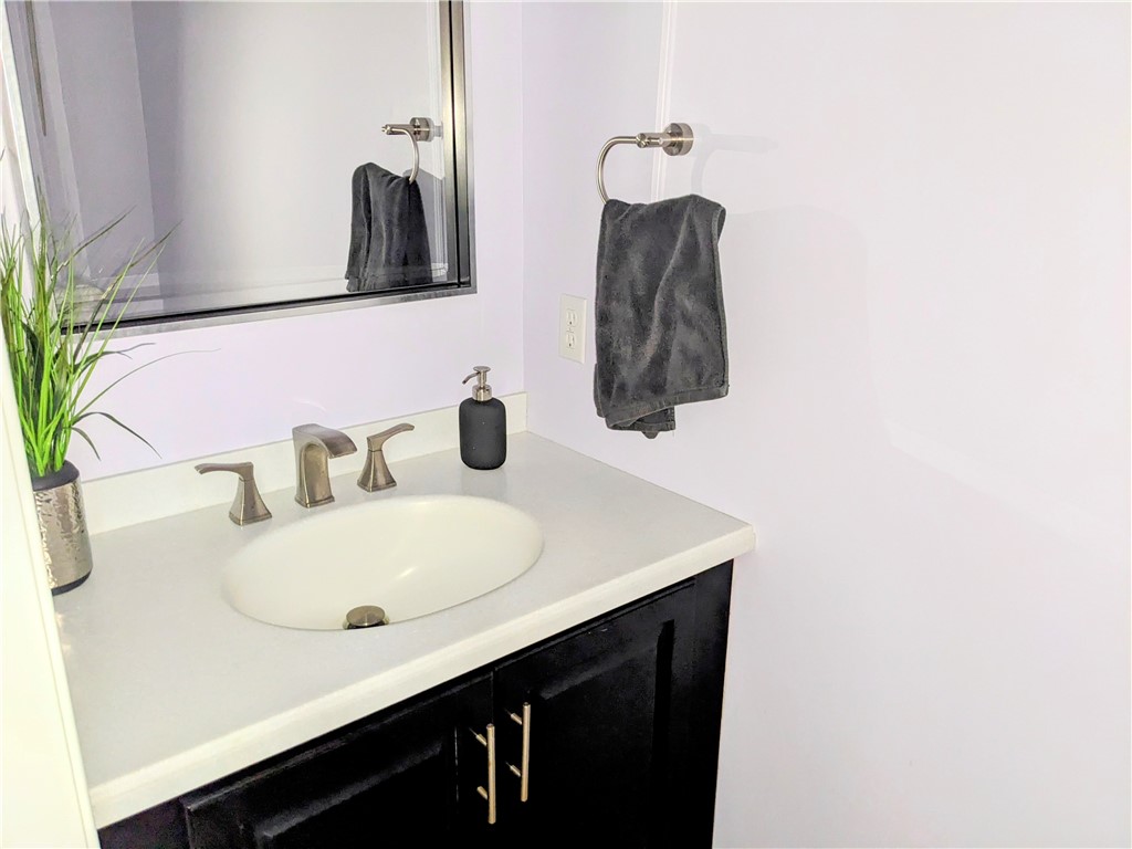 4 Seal Island Road, Unit 4 Bristol, RI 02809 - Photo 23 of 47 Gallery Image 23