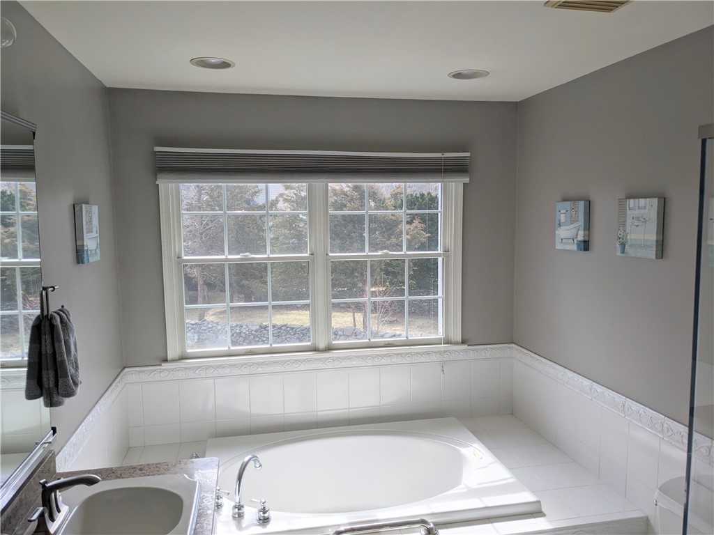 4 Seal Island Road, Unit 4 Bristol, RI 02809 - Photo 34 of 47 Gallery Image 34