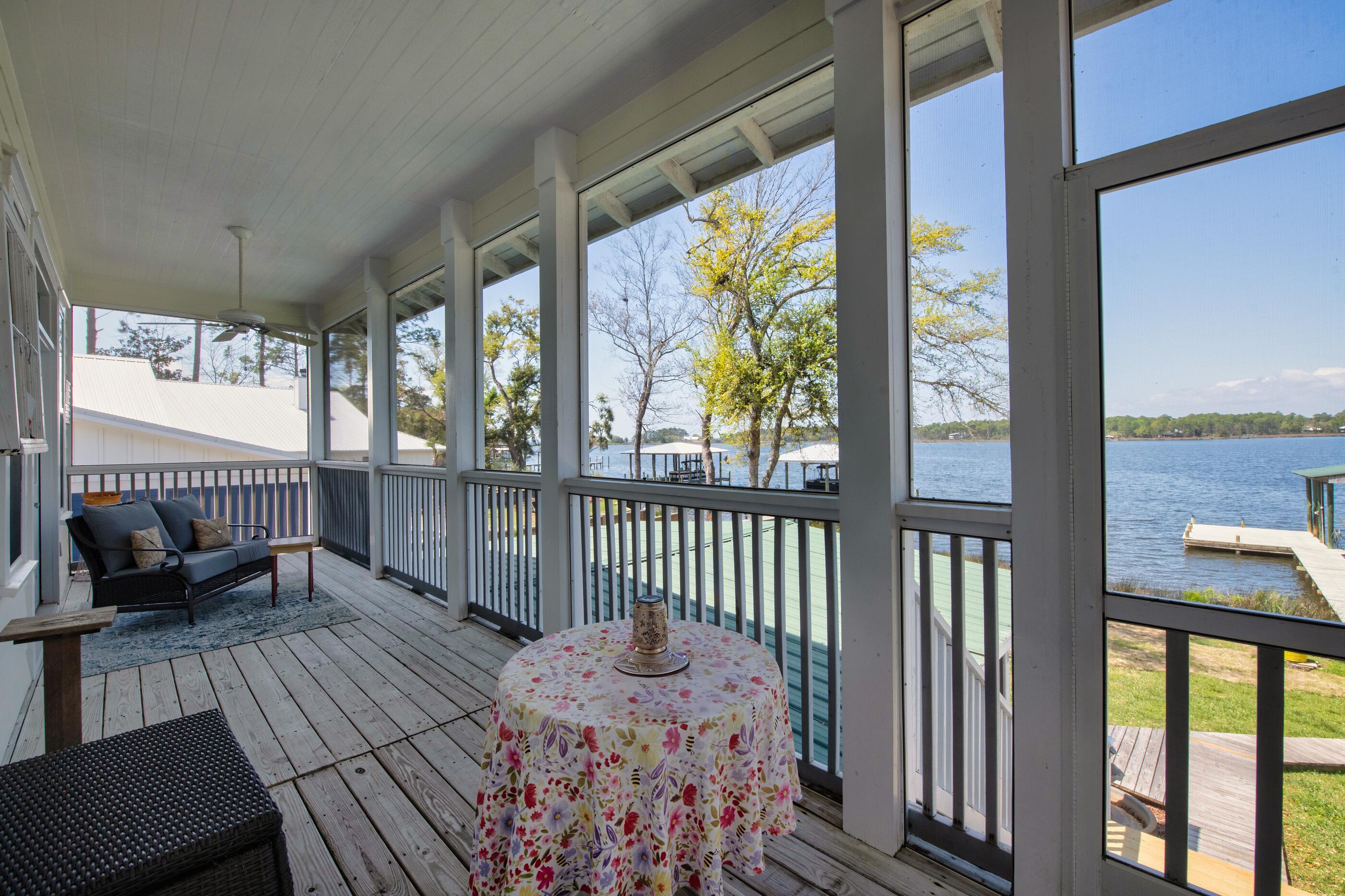 1422 Lagrange Road Freeport, FL 32439 - Photo 66 of 97 screened-in porch