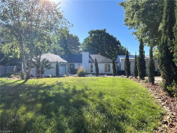 $2,300 | 916 Spring Hill Court, Kernersville, NC 27284