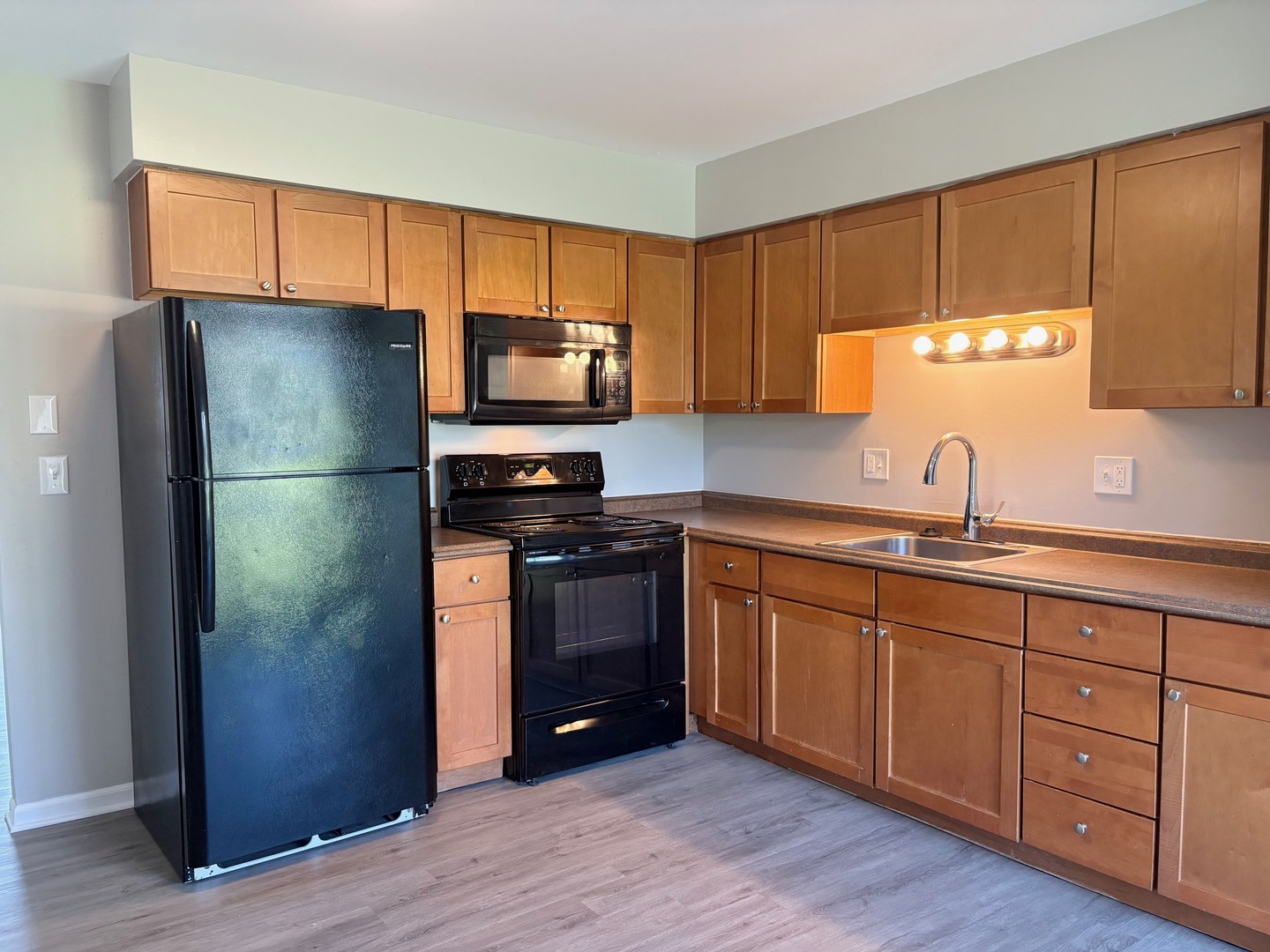 724 Oakton Road Montgomery, IL 60538 - Photo 2 of 17