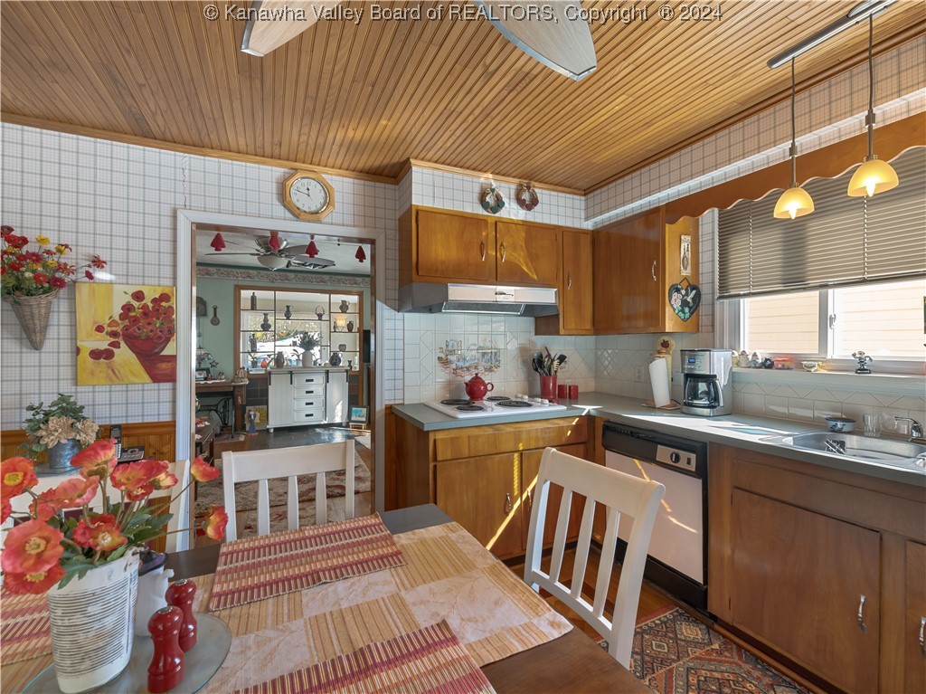 131 Chestnut Street Dunbar, WV 25064 - Photo 9 of 29 Gallery Image 9