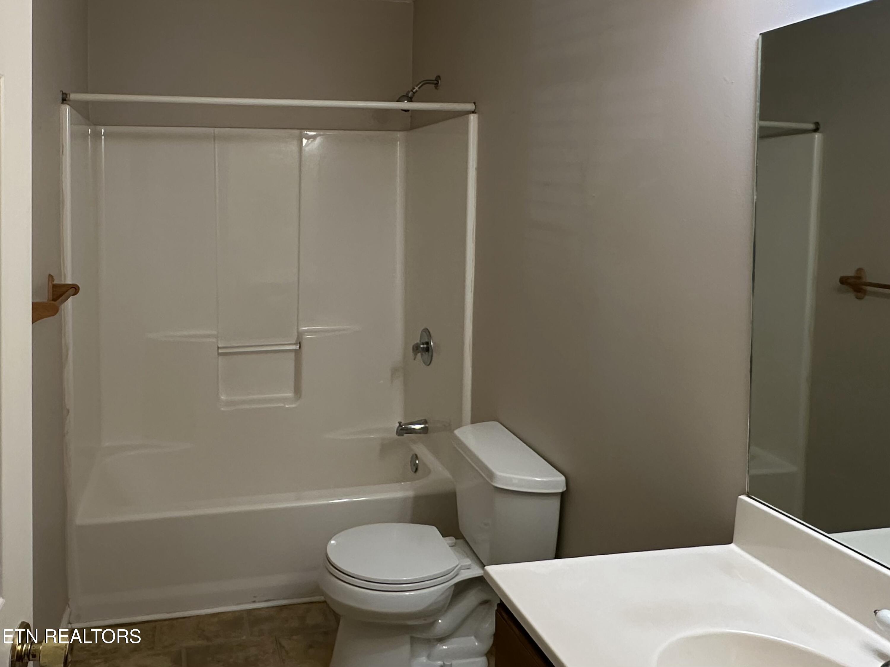 7021 Pisa Circle Corryton, TN 37721 - Photo 15 of 32 Main Bath