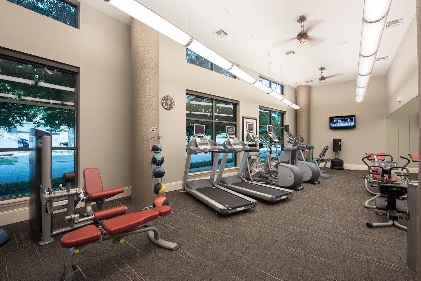 2929 Westheimer Road, Unit 615 Houston, TX 77098 - Photo 4 of 12 24-Hour Fitness Center with Free Weights