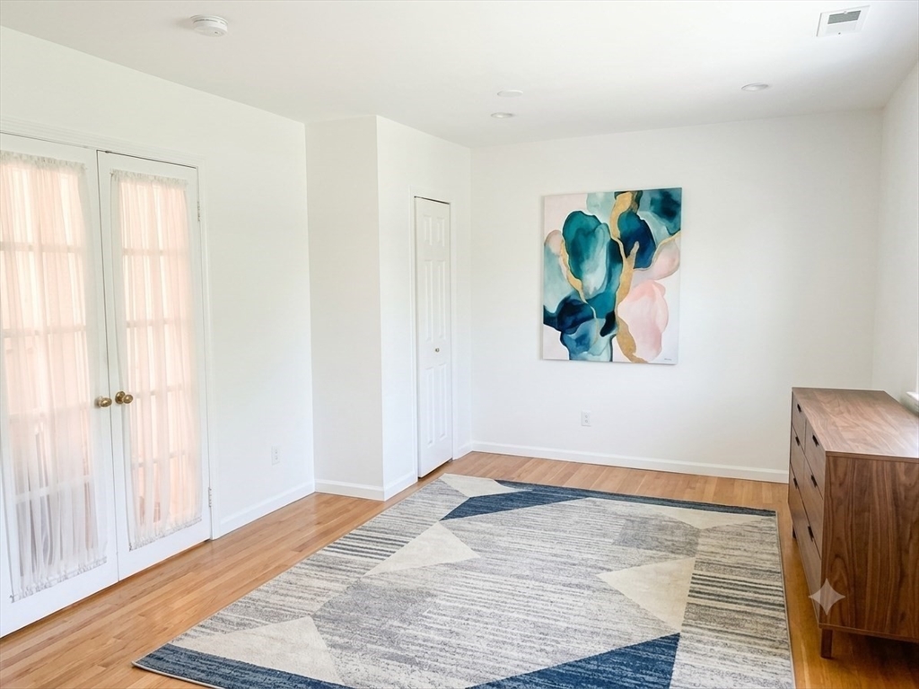 39 Lawrence Street, Unit 4 Boston, MA 02116 - Photo 4 of 9