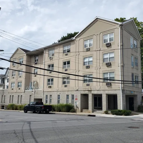 $415,000 | 400 Mt Pleasant Avenue, Unit 3J, Mamaroneck, NY 10543