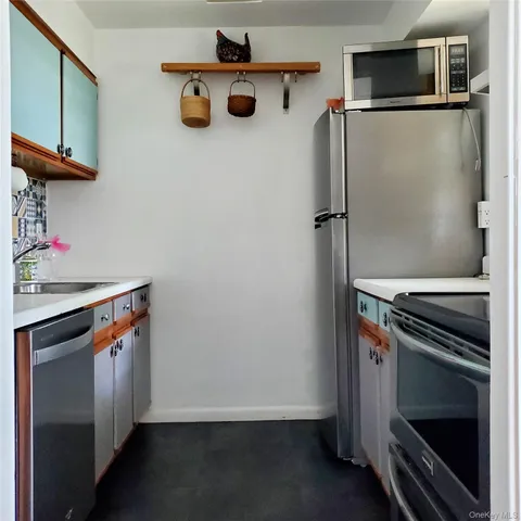 $415,000 | 400 Mt Pleasant Avenue, Unit 3J, Mamaroneck, NY 10543