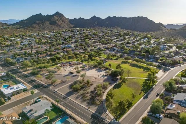 $929,999 | 2217 East North Lane, Phoenix, AZ 85028