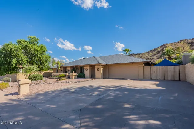 $929,999 | 2217 East North Lane, Phoenix, AZ 85028