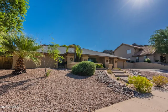 $929,999 | 2217 East North Lane, Phoenix, AZ 85028