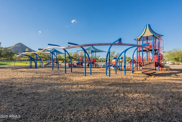 $929,999 | 2217 East North Lane, Phoenix, AZ 85028