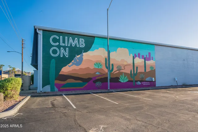 $929,999 | 2217 East North Lane, Phoenix, AZ 85028