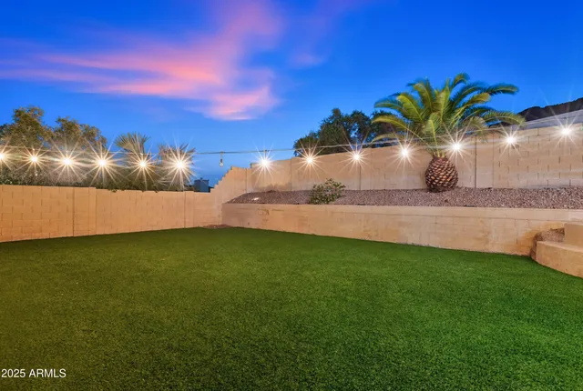 $929,999 | 2217 East North Lane, Phoenix, AZ 85028